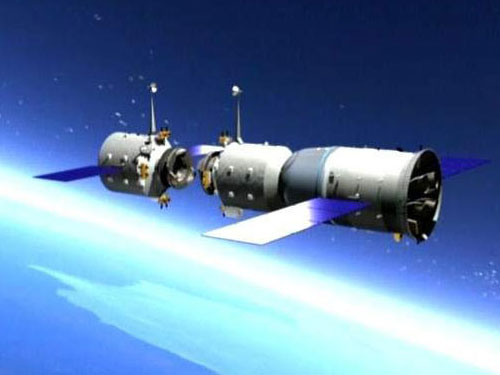 Kosmická stanice Tiangong-1 s připojující se lodí Šen-čou