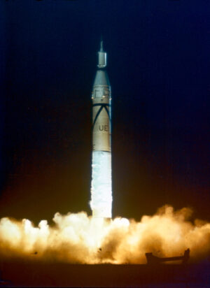 Prvý štart rakety Juno-1 s družicou Explorer.