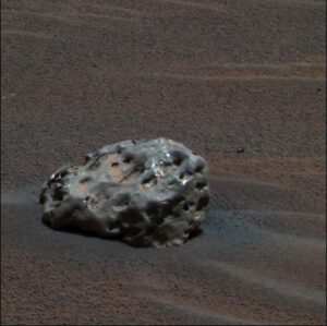 Železo-niklový meteorit našla Opportunity cestou ku kráteru Endavour