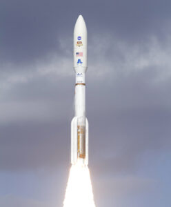 Raketa Atlas V v konfiguraci 541 startuje a na své palubě nese vozítko Curiosity.
