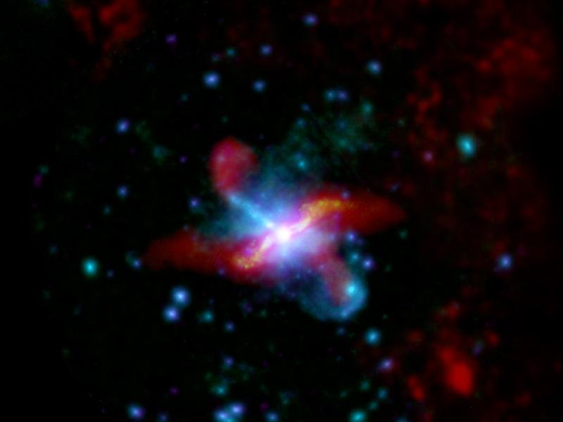 Caldwell 77 - galaxie s označením Centaurus A vzdálená 10 - 16 milionů světelných let. Kompozitní snímek dalekohledů Herschel a XMM-Newton
