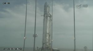 Raketa Antares na odpalovací rampě kosmodromu MARS<br>Zdroj: http://www.nasa.gov/