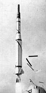 Raketa Diamant A stoupá z původního francouzského kosmodromu Hammaguir v alžírské poušti.