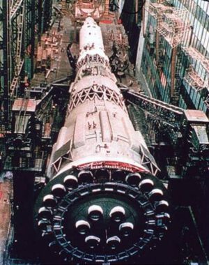 Tři desítky motorů v prvním stupni rakety N1 často nedokázal řídící systém KORD udržet na uzdě...