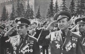 Mladí hrdinové- Gagarin a Leonov