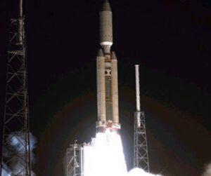 Start 56 m vysoké rakety Titan IV-B se sodnou Cassini-Huygens.