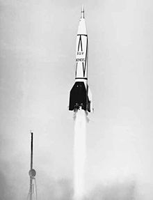 Jeden z prvních úspěšných odpalů rakety V2, sestavené na americké půdě