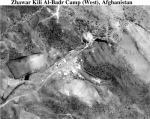V roce 1998 vznikla fotka afghánského tábora Zhawar Kili Al-Badr