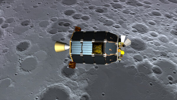 Počítačová animace zobrazující sondu LADEE u Měsíce.