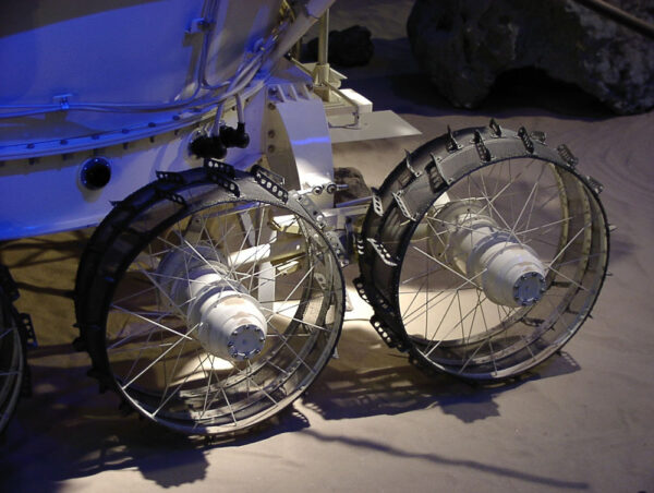 Detail řešení podvozku Lunochodu.