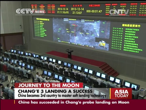 Čínské vesmírné středisko sleduje přistání chang'e 3
