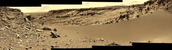 Curiosity narazilo na dunu
