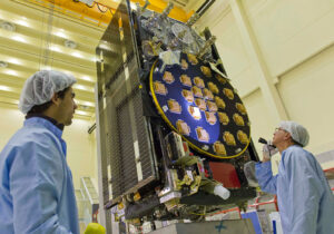 Vizuální inspekce páté družice Galileo.
