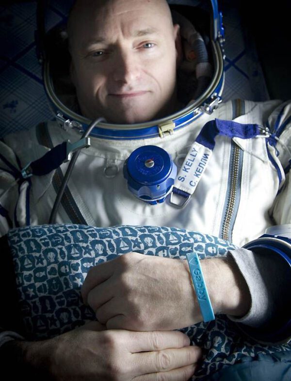 Mnozí astronauti si před spaním oblékají skafandr s nadějí, že se jim budou zdát sny o letu do vesmíru.