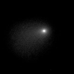 Samostatný snímek komety teleskopem HST