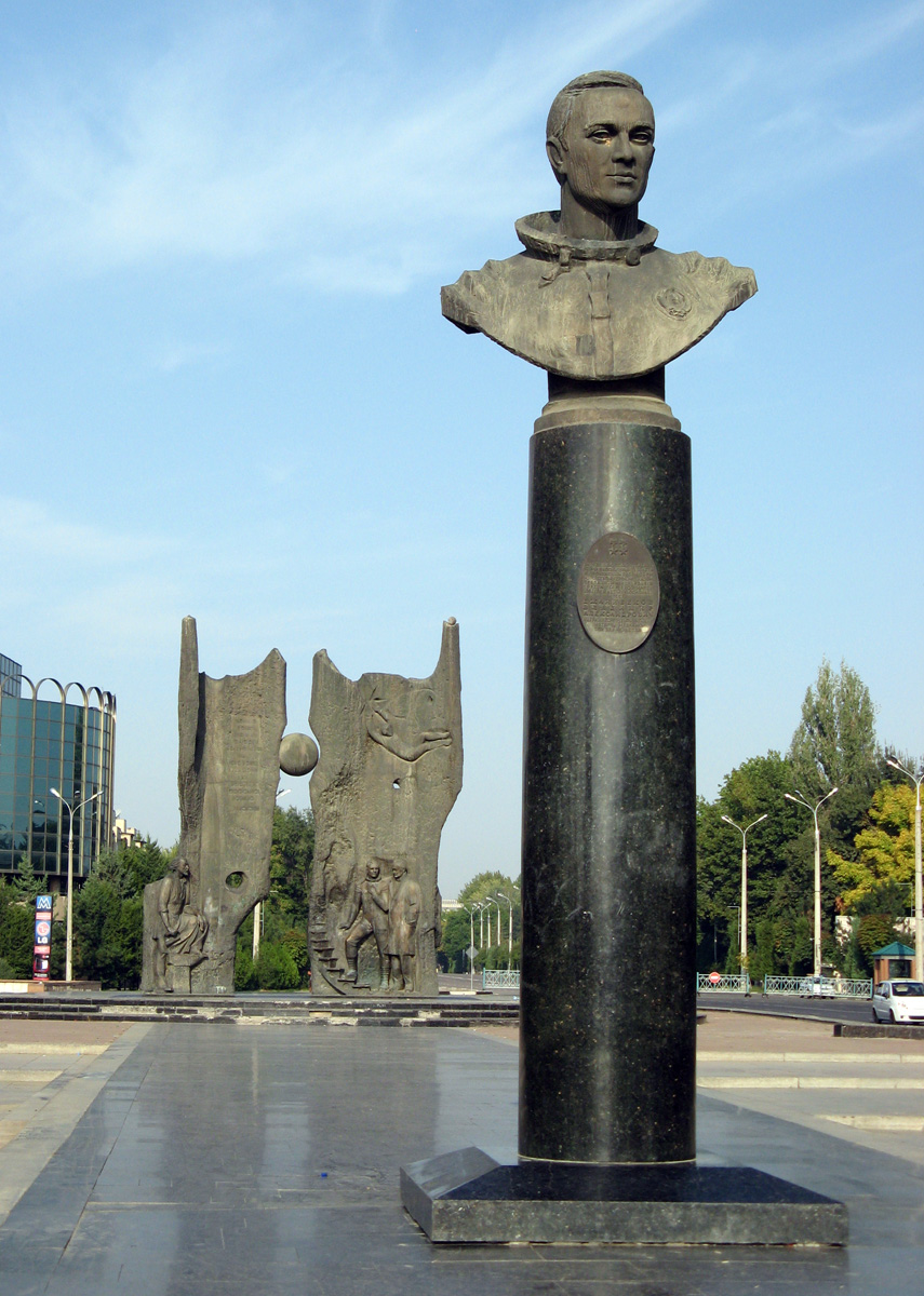 Kdo bys i pomyslel, že malý Voloďa bude mít jednou v Taškentu pomník...