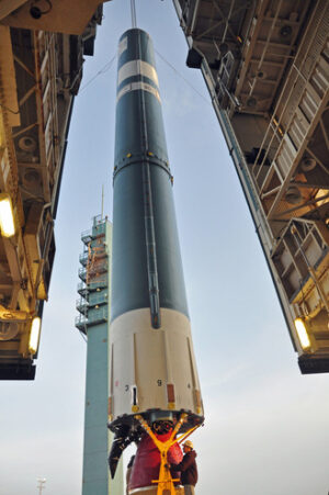 První stupeň rakety Delta II