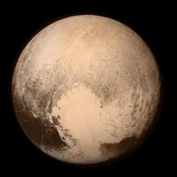 Pluto ze vzdálenosti 766 000 kilometrů - foceno 13. července ve 22:00 našeho času.