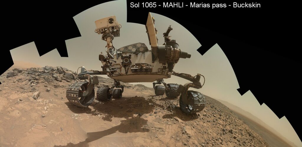 Curiosity už tři roky brázdí povrch Marsu