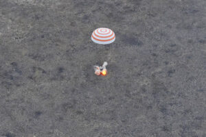 Přistání Sojuzu TMA-16M