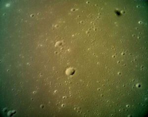 Fotografie plánovaného místa přistání na Měsíci.