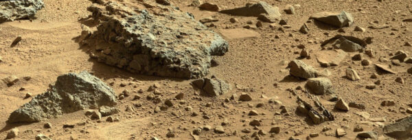 Sol 513 - Kamera MastCam vyfotila kámen, který připomíná pozemský slepenec