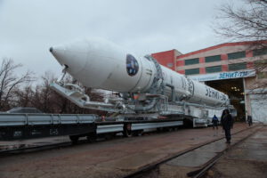 Vývoz rakety Zenit na startovní rampu