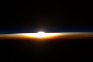 Poslední západ Slunce, který Scott Kelly zažil na palubě ISS