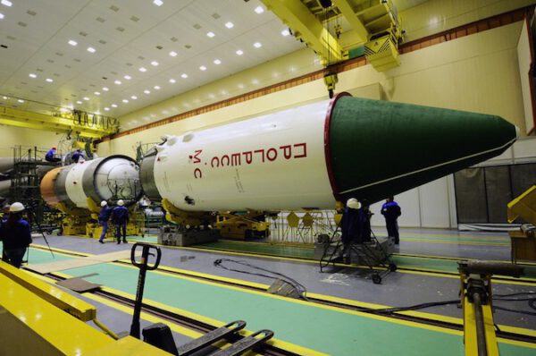 Spojení s horním stupněm rakety Sojuz.