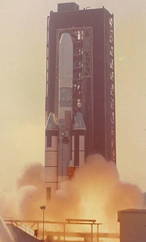 Štart rakety Titan 3C, ktorý prebiehal spočiatku dobre…