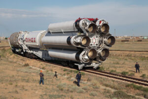 Vývoz rakety Proton-M na startovní rampu