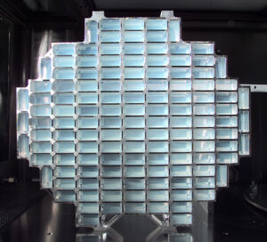 Pole aerogelových bloků k zachycení prachových částic
