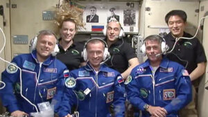 Aktuální šestičlenná posádka ISS, budoucnost na čas ubere jednoho člena
