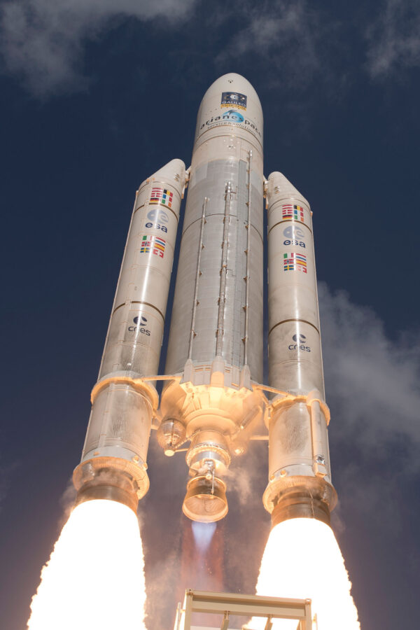 Jedna z nejkvalitnějších fotek startující Ariane 5, jaké existují.