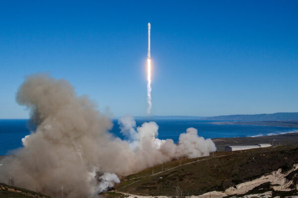 První start rakety Falcon 9 v1.2 z Vandenbergovy základny