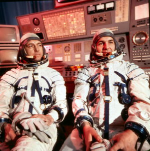 Posádka Sojuzu-18: (zleva) Sevasťjanov, Klimuk