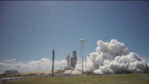 Oficiální fotka od SpaceX zachycující statický zážeh před misí SES-10.