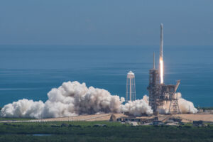 Start Falconu 9 na misi SpaceX CRS-12