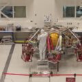 Zařízení Sky Crane při stavbě v JPL