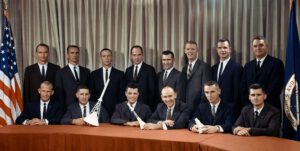 Třetí skupina amerických astronautů "The Fourteen" (Gordon v zadní řadě čtvrtý zprava)