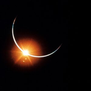 Zatmění Slunce pohledem Dicka Gordona z paluby Apolla 12