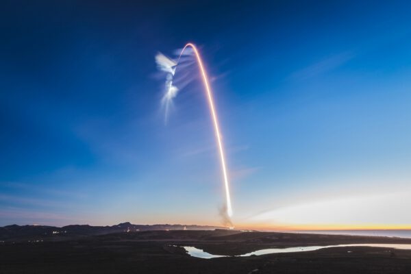 Časosběr ze startu Falconu 9 s družicemi Iridium