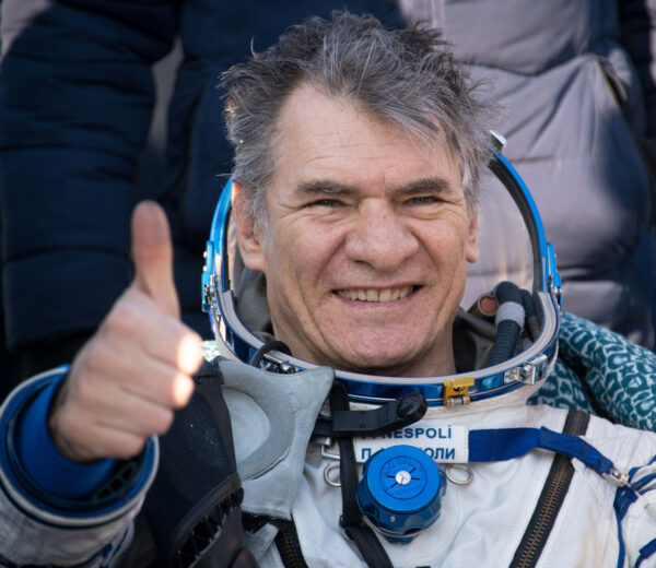 Paolo Nespoli po přistání Sojuzu MS-05