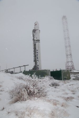 Raketa Zenit-3F s družicí AngoSat 1.