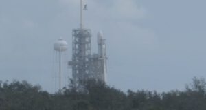Falcon Heavy poprvé na startovní rampě.