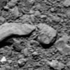 Poslední fotka ze sondy Rosetta vznikl jen krátce před řízeným dosednutím na povrch komety 67P/Čurjumov-Gerasimenko 30. října 2016. Snímek byl rekonstruován v letošním roce ze zbytkové telemetrie. Fotka má rozlišení 2 mm/pixel a pokrývá oblast širokou jeden metr.
