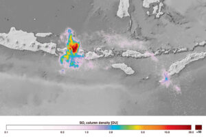 Erupce sopky na ostrově Bali zachycená 27. listopadu sondou Sentinel 5P.