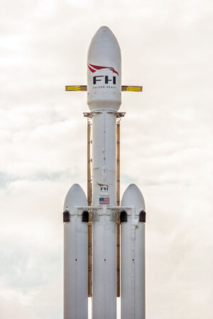 První exemplář rakety Falcon Heavy na rampě 39A