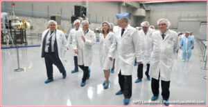 Návštěva ředitele ESA v ruském výrobním závodě.