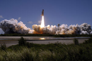 Start Discovery s misí STS-121 v červenci 2006.
